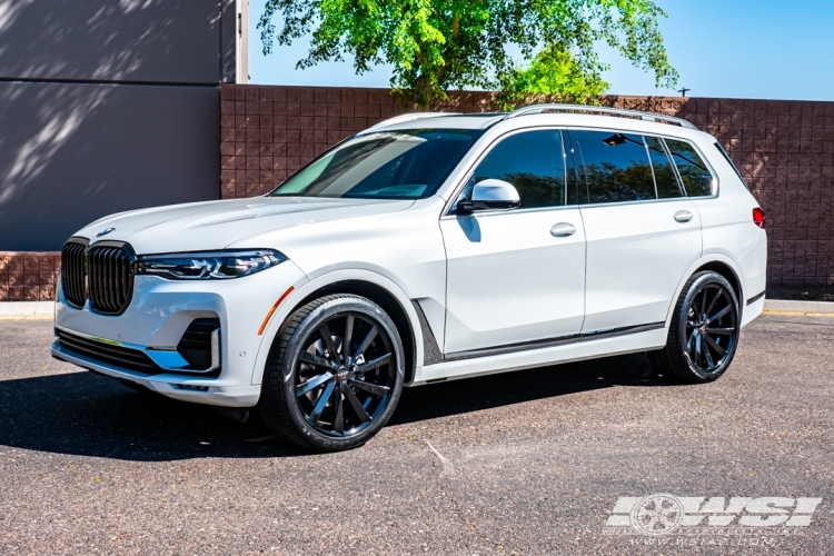 2021 BMW X7 with 22" Koko Kuture Kapan in Gloss Black wheels