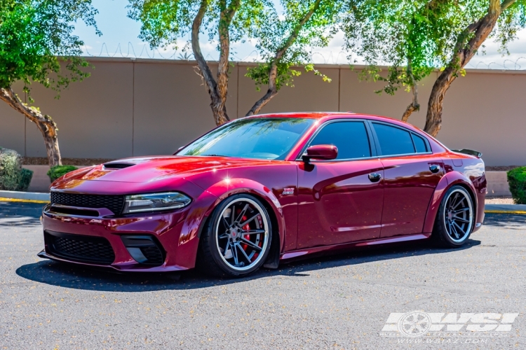 2020 Dodge Charger with 20" Ferrada CM2 in Matte Graphite (Chrome Lip) wheels