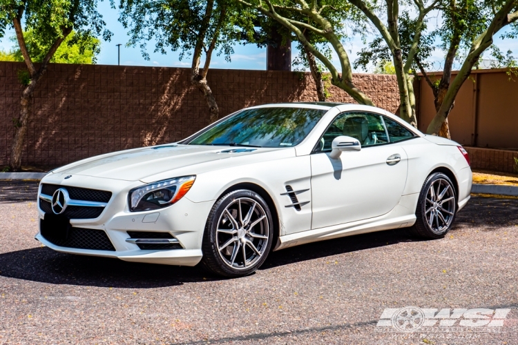 2016 Mercedes-Benz SL-Class with 19" Vossen HF-3 in Gloss Graphite (Polished Face) wheels
