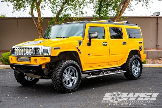 2006 Hummer H2 with 20" Moto Metal MO962 in Chrome wheels