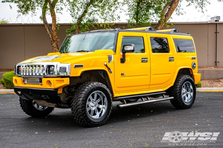 2006 Hummer H2 with 20" Moto Metal MO962 in Chrome wheels