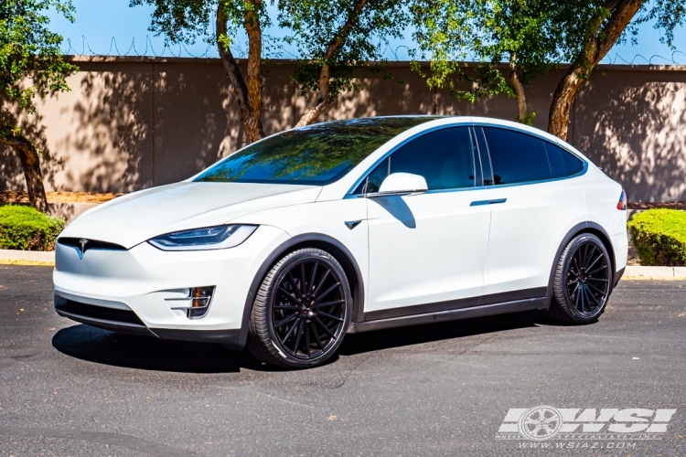 2019 Tesla Model X with 22" Gianelle Verdi in Gloss Black wheels