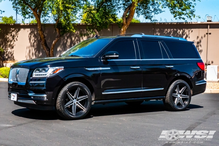 2019 Lincoln Navigator with 22" Vossen HF6-2 in Matte Black Machined wheels