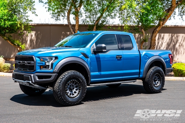 2019 Ford F-150 with 17" Method Race Wheels MR309 Grid in Titanium wheels