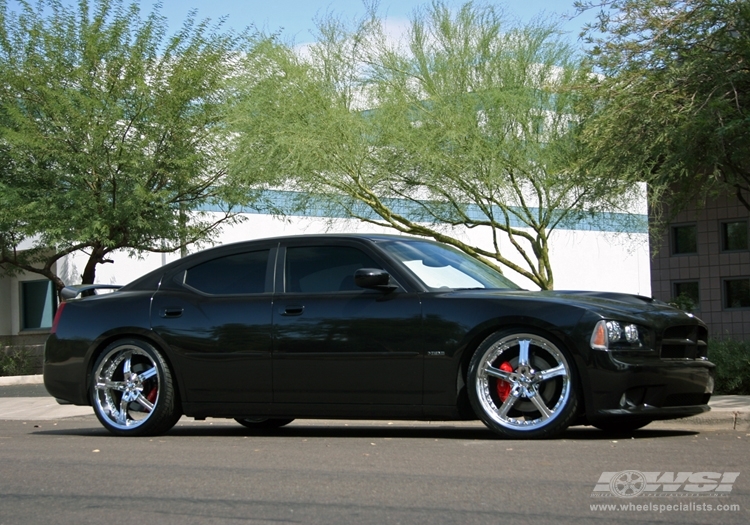 2007 Dodge Charger with 22" Gianelle Spezia-5 in Chrome wheels