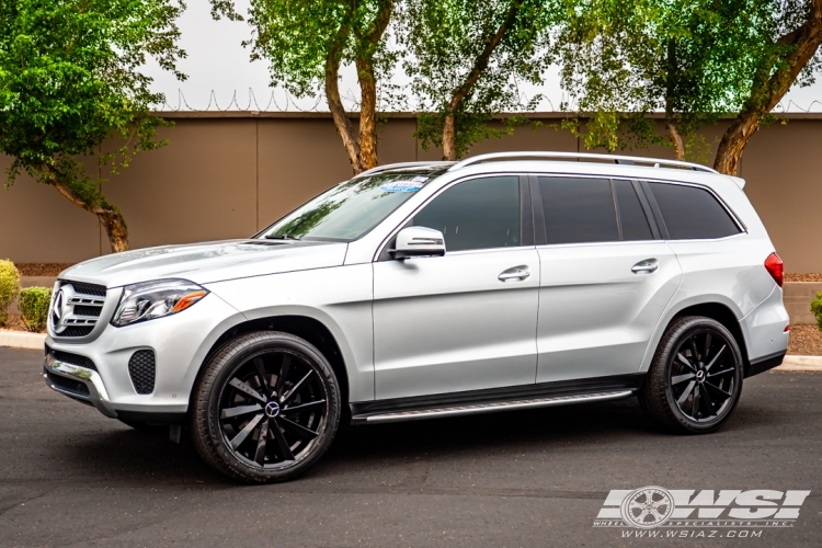 2018 Mercedes-Benz GLS/GL-Class with 22" Koko Kuture Kapan in Gloss Black wheels