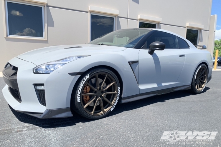 2017 Nissan GTR with 21" Vossen HF-3 in Textured Bronze (Custom Finish) wheels