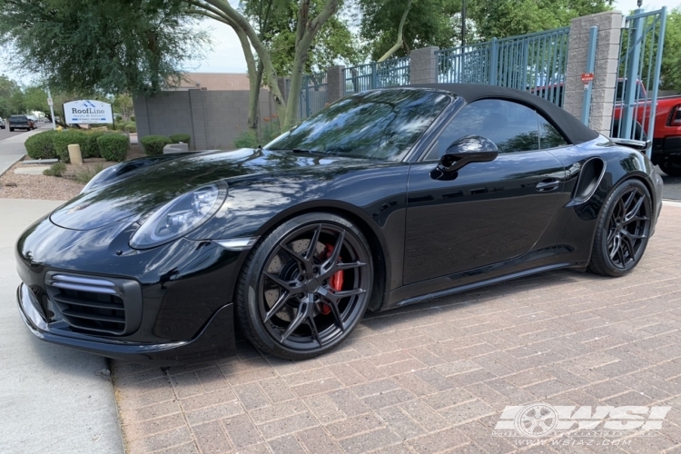 2017 Porsche 911 with 20" Vossen HF-5 in Custom wheels