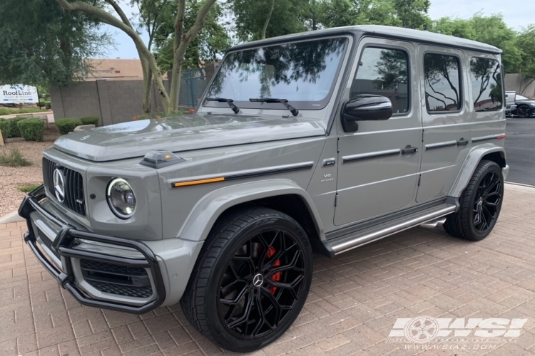 2021 Mercedes-Benz G-Class with 24" Gianelle Monte Carlo in Gloss Black wheels