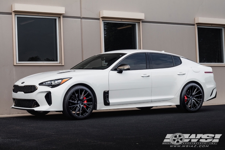 2020 Kia Stinger with 20" Vossen HF-4T in Gloss Black Machined (Smoke Tint) wheels