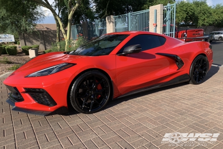 2021 Chevrolet Corvette with 21" Vossen HF-5 in Gloss Black wheels