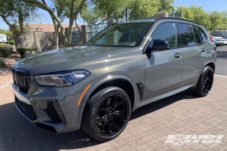 2022 BMW X5 with 22" Vossen HF-5 in Gloss Black wheels