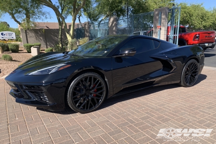 2022 Chevrolet Corvette with 21" Forgiato TEC S1 in Gloss Black wheels