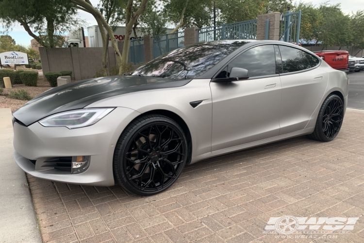 2018 Tesla Model S with 22" Gianelle Monte Carlo in Gloss Black wheels