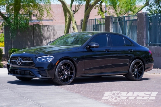 2022 Mercedes-Benz E-Class with 20" Giovanna Haleb in Gloss Black wheels