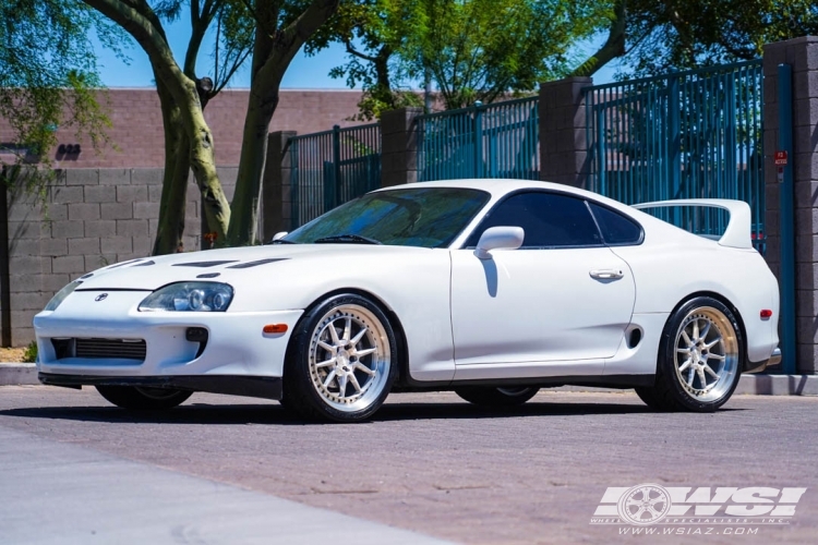 1995 Toyota Supra with 19" BC Forged LE10 in Custom wheels