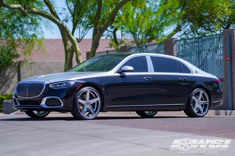 2022 Mercedes-Benz S-Class with 22" Lexani R-Four in Chrome wheels