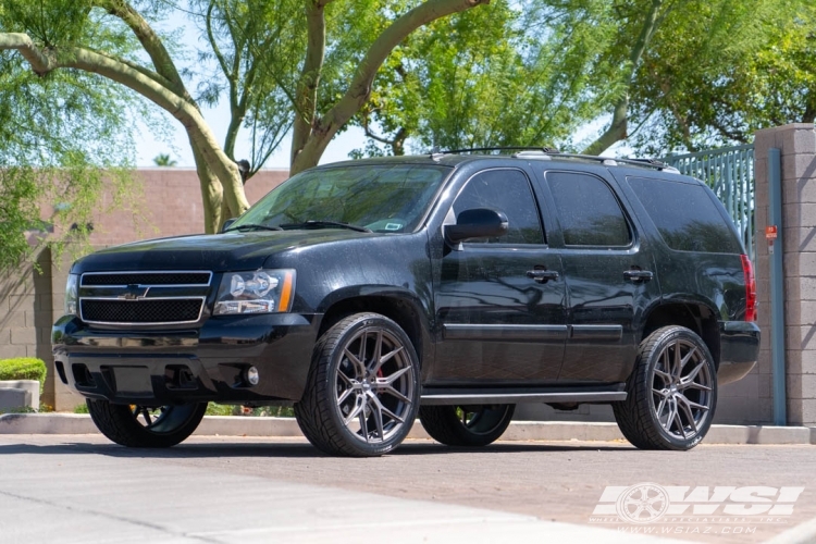 2007 Chevrolet Tahoe with 24" Vossen HF6-4 in Matte Gunmetal wheels