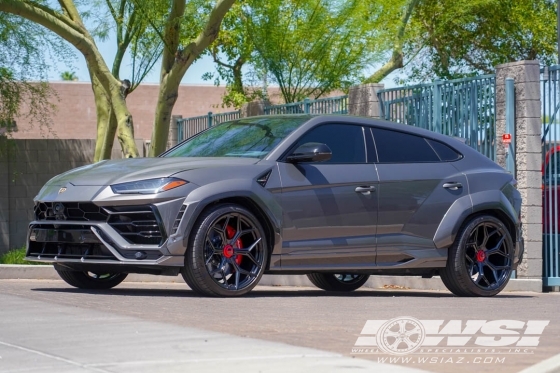 2022 Lamborghini Urus with 23" Vossen Forged NL4 in Custom wheels