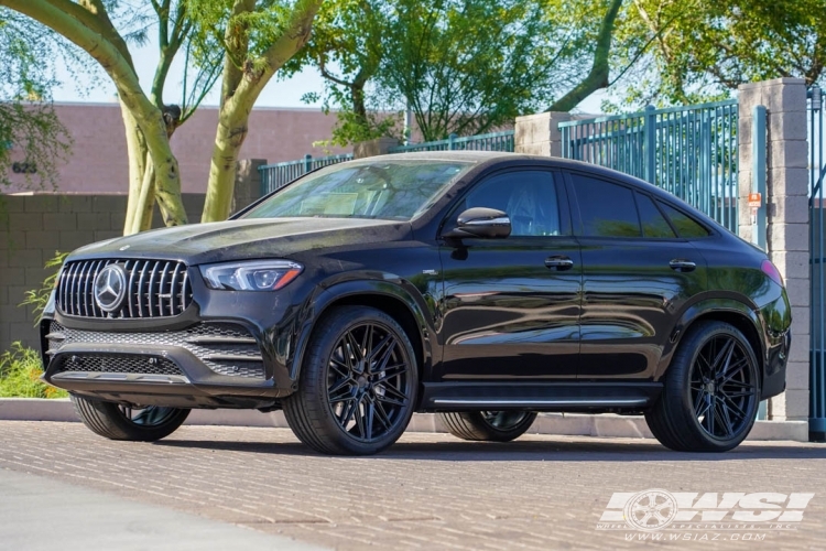 2022 Mercedes-Benz GLE/ML-Class with 23" Vossen HF-7 in Gloss Black wheels