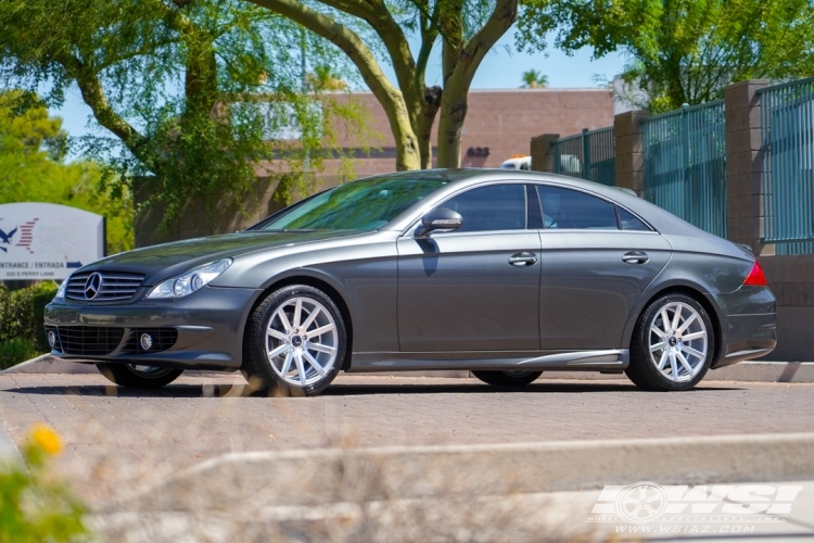 2006 Mercedes-Benz CLS-Class with 18" JNC JNC024 in Silver Machined wheels