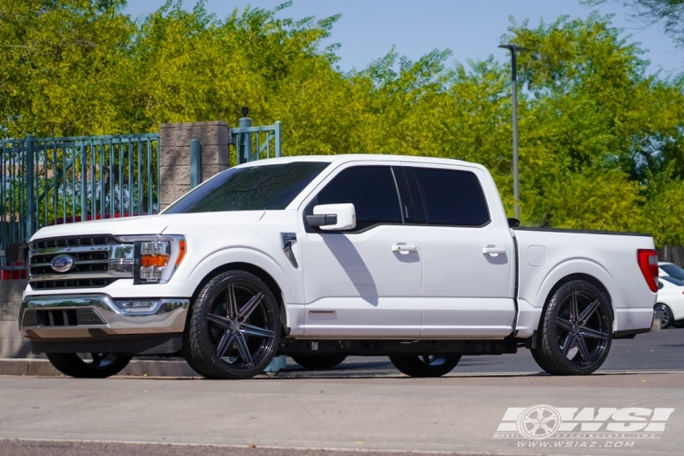 2022 Ford F-150 with 24" Vossen HF6-2 in Gloss Black Machined (Smoke Tint) wheels