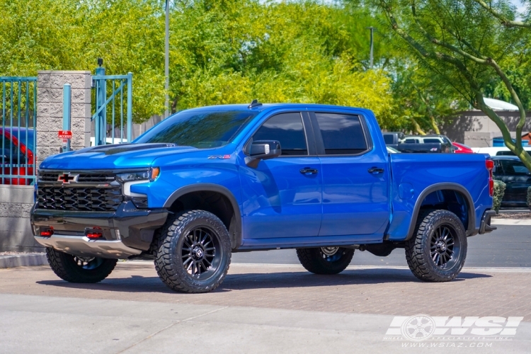 2022 Chevrolet Silverado 1500 with 20" Hostile Off Road H115 Predator in Satin Black (Asphalt) wheels