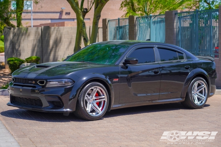 2021 Dodge Charger with 20" Ferrada CM1 in Silver Machined (Chrome Lip) wheels