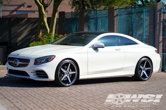 2019 Mercedes-Benz S-Class with 22" Ferrada FR3 in Gloss Black Machined (Chrome Lip) wheels