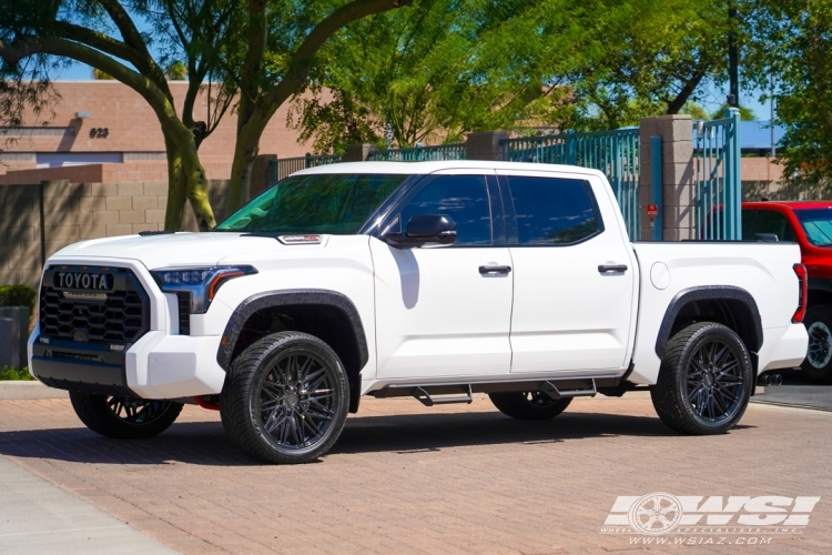 2022 Toyota Tundra with 22" Vossen HF6-5 in Gloss Black wheels