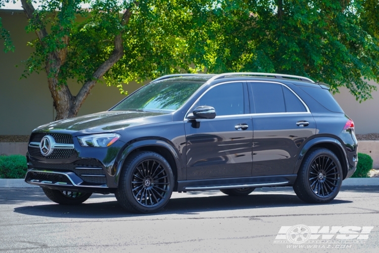 2022 Mercedes-Benz GLE/ML-Class with 22" Koko Kuture URFA FF in Gloss Black (exposed lug) wheels