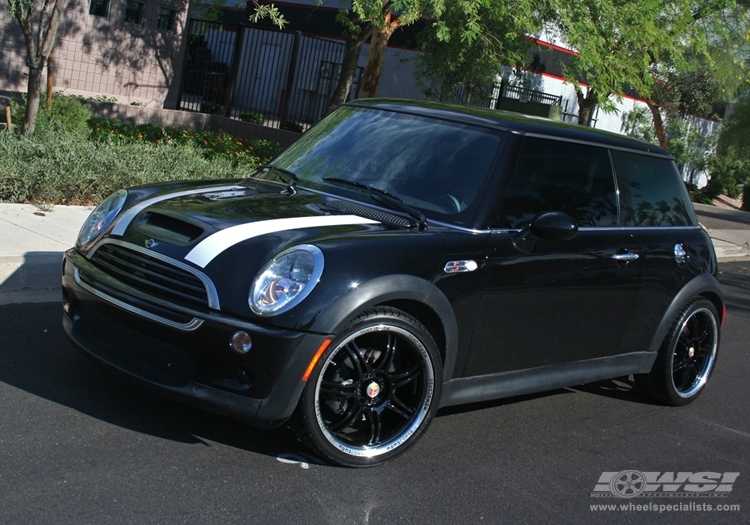 2007 Mini Cooper S with 18" Momo RPM in Black wheels