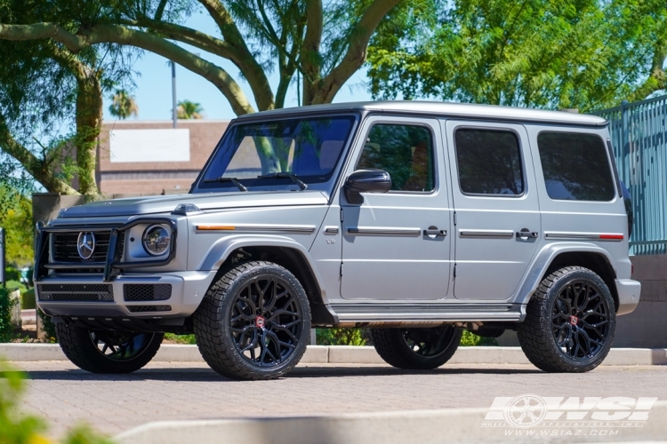 2020 Mercedes-Benz G-Class with 22" Vossen HF-2 in Gloss Black (Custom Finish) wheels