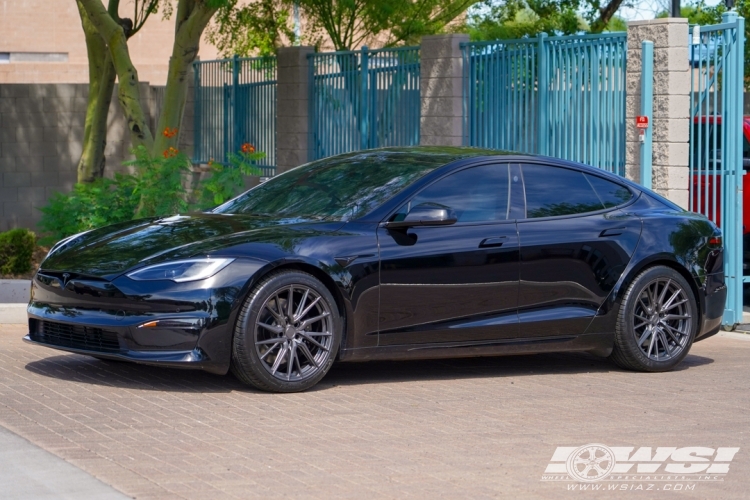 2022 Tesla Model S with 20" Vossen HF-4T in Gloss Black (Custom Powdercoat) wheels