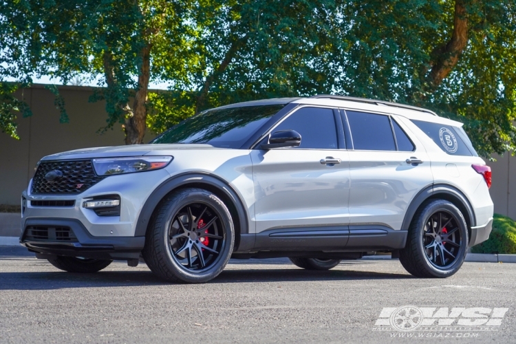 2023 Ford Explorer with 22" Ferrada FR2 in Matte Black (Gloss Black Lip) wheels