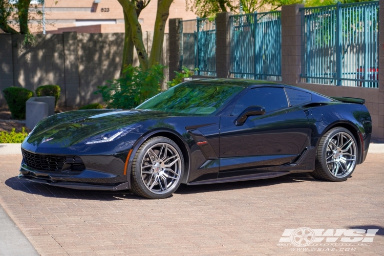 2019 Chevrolet Corvette with 19" MRR M024 in Gunmetal Machined wheels