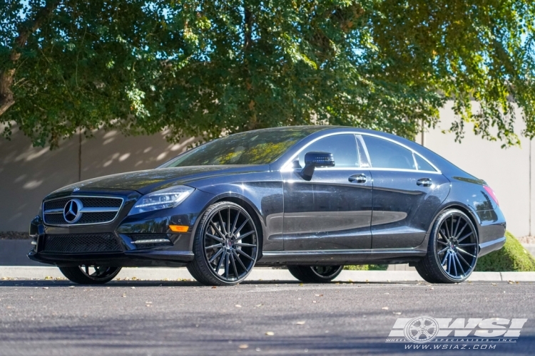 2014 Mercedes-Benz CLS-Class with 22" Gianelle Verdi in Gloss Black wheels