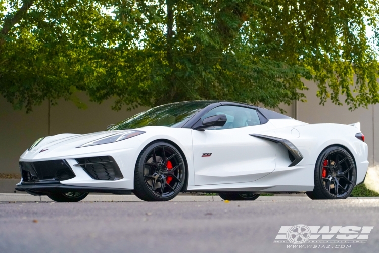 2023 Chevrolet Corvette with 21" Vossen HF-5 in Gloss Black wheels