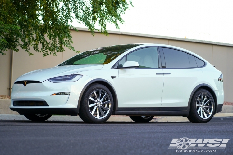 2022 Tesla Model X with 20" Koko Kuture Kapan in Chrome wheels