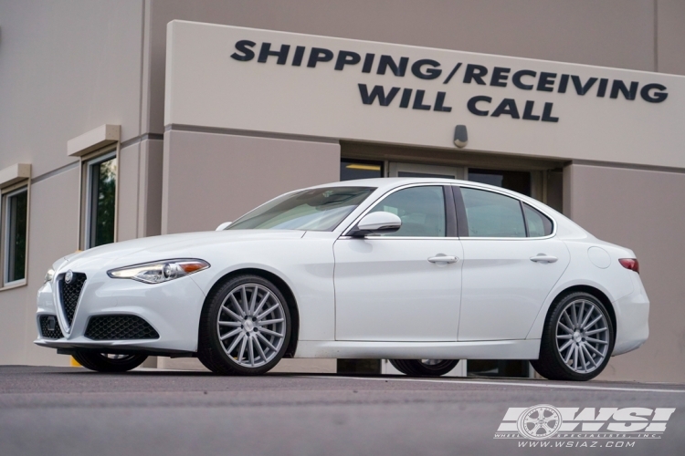 2020 Alfa Romeo Giulia with 19" Vossen VFS-2 in Silver wheels