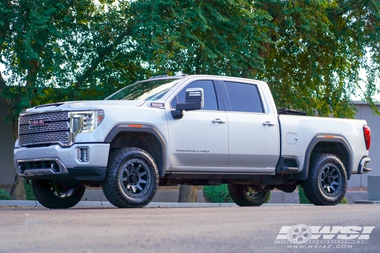 2021 GMC Sierra 2500 with 20" Method Race Wheels MR317 in Matte Titanium Gray wheels