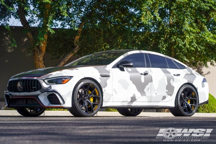 2019 Mercedes-Benz AMG GT-Series with 22" Vossen HF-5 in Gloss Black wheels