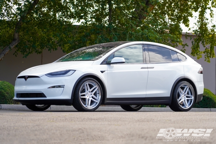 2022 Tesla Model X with 22" Giovanna Austin in Silver Machined (Chrome Stainless Steel Lip) wheels