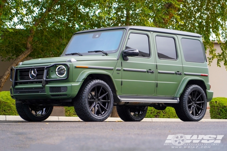 2021 Mercedes-Benz G-Class with 22" Vossen HF-3 in Gloss Black (Custom Finish) wheels