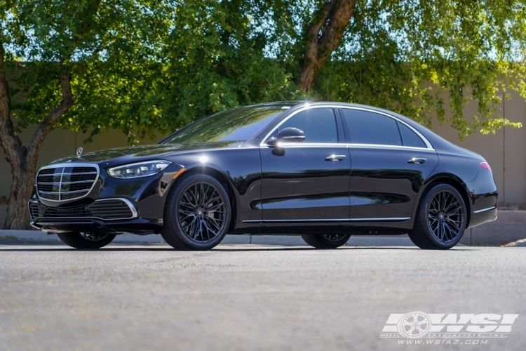 2023 Mercedes-Benz S-Class with 20" Lexani Aries in Gloss Black wheels