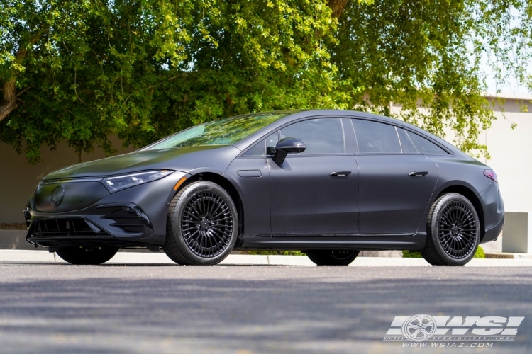 2023 Mercedes-Benz EQS with 21" Powder Coating Mercedes-Benz EQS in Gloss Black wheels