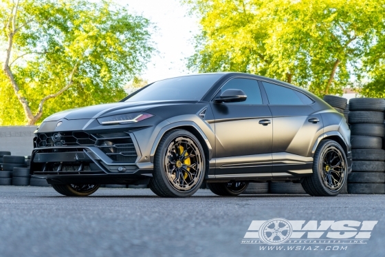 2022 Lamborghini Urus with 24" AL13 R80-109R in Gloss Black (Satin Black Aerodisc) wheels