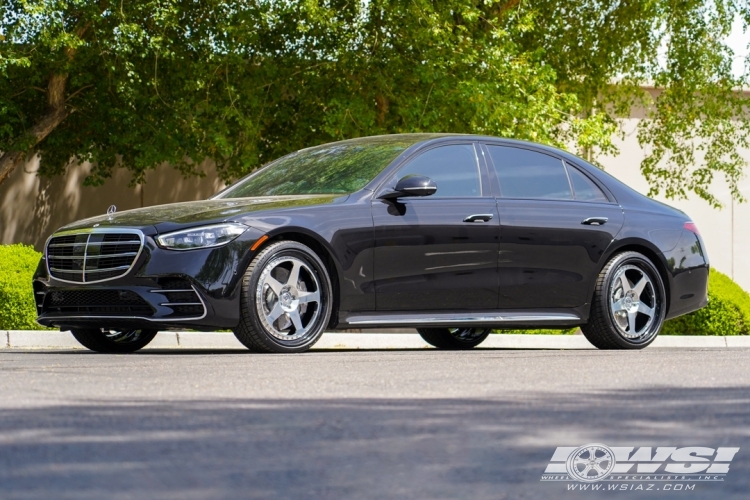 2022 Mercedes-Benz S-Class with 22" HRE 305 in Polished wheels