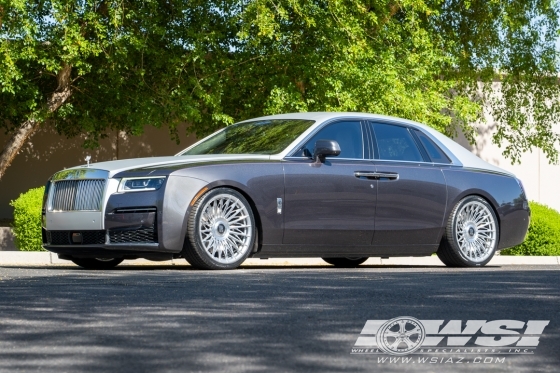 2021 Rolls-Royce Ghost with 22" Vossen Forged S17-15T in Polished wheels