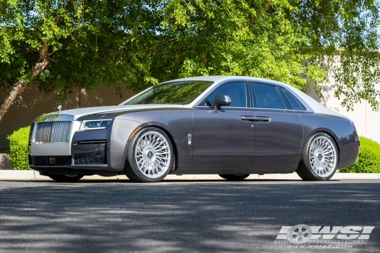 2021 Rolls-Royce Ghost with 22" Vossen Forged S17-15T in Polished wheels